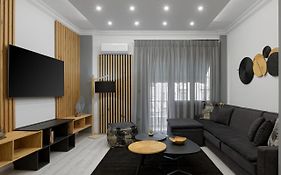 Acropolis Deluxe Apartment